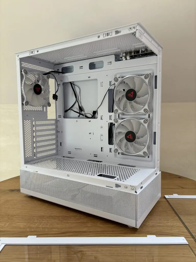 Obudowa w klasycznej formie z nietypowym frontem 26 IMG 8245