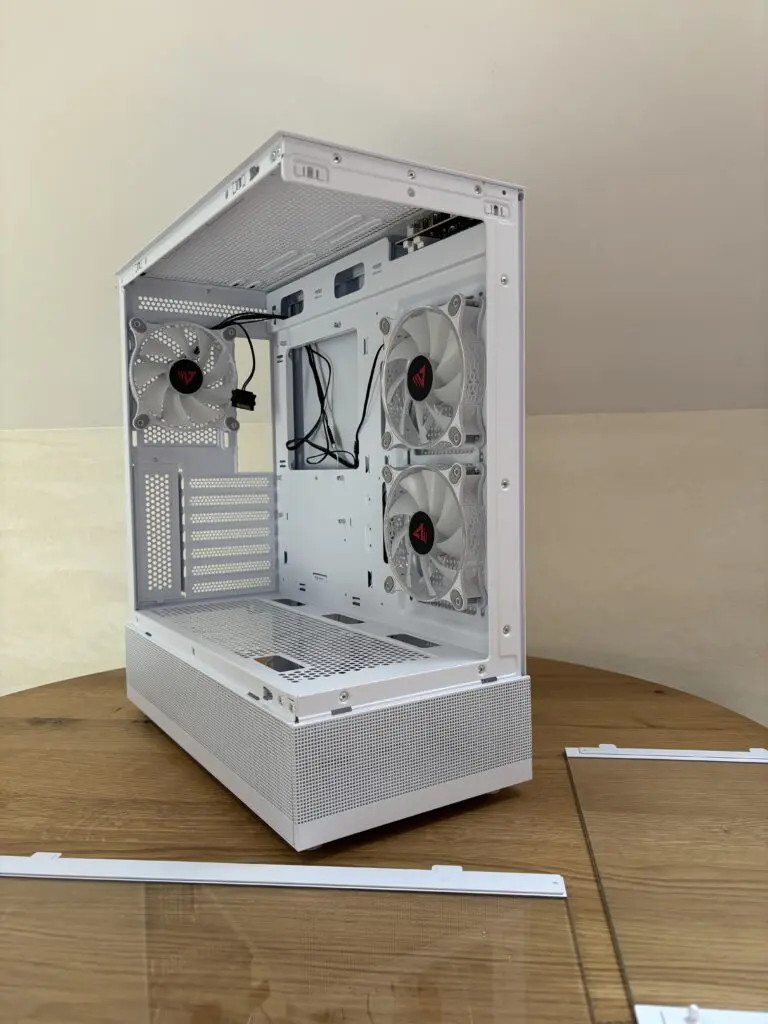 Obudowa w klasycznej formie z nietypowym frontem 28 IMG 8247