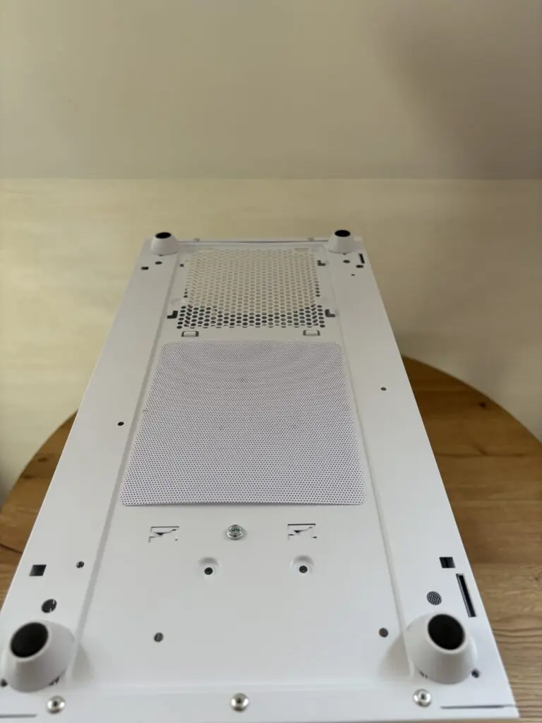 Obudowa w klasycznej formie z nietypowym frontem 48 IMG 8254