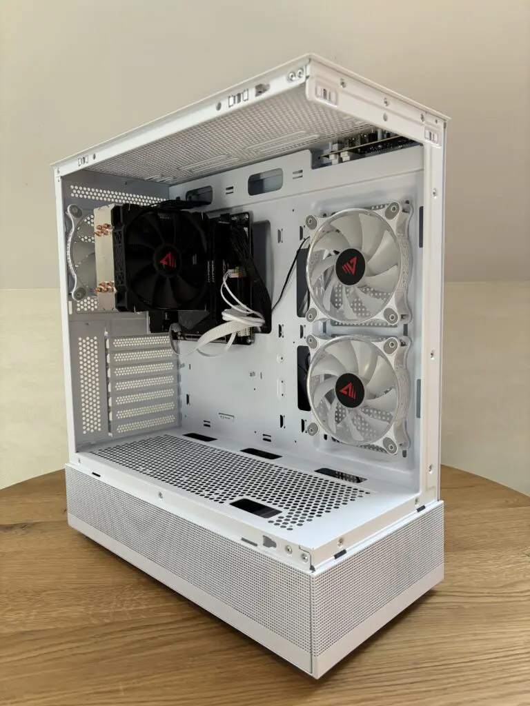 Obudowa w klasycznej formie z nietypowym frontem 80 IMG 8256