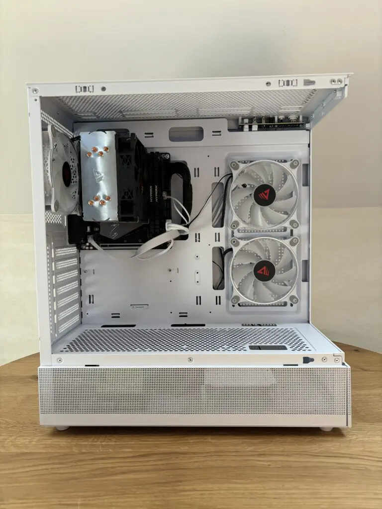 Obudowa w klasycznej formie z nietypowym frontem 82 IMG 8257