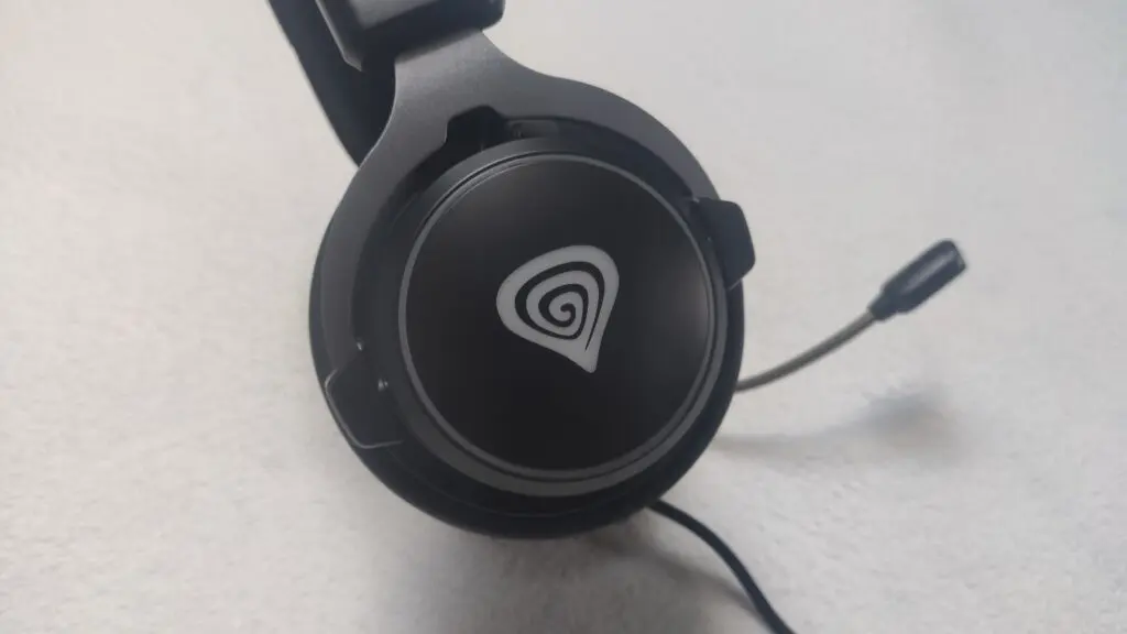 Genesis Neon 764 – dobre tylko dla graczy 46 nausznik zewnątrz