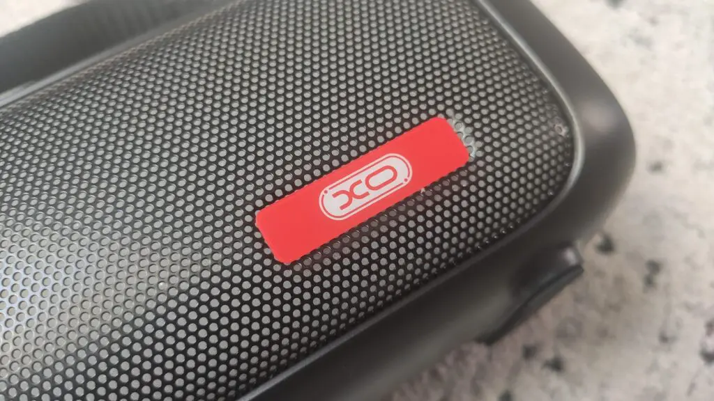 Głośnik XO-F39 – dużo opcji i kolorowe podświetlenie 62 logo producenta