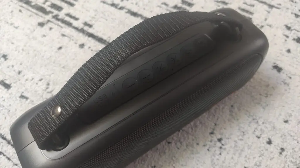 Głośnik XO-F39 – dużo opcji i kolorowe podświetlenie 32 głośnik XO-F39