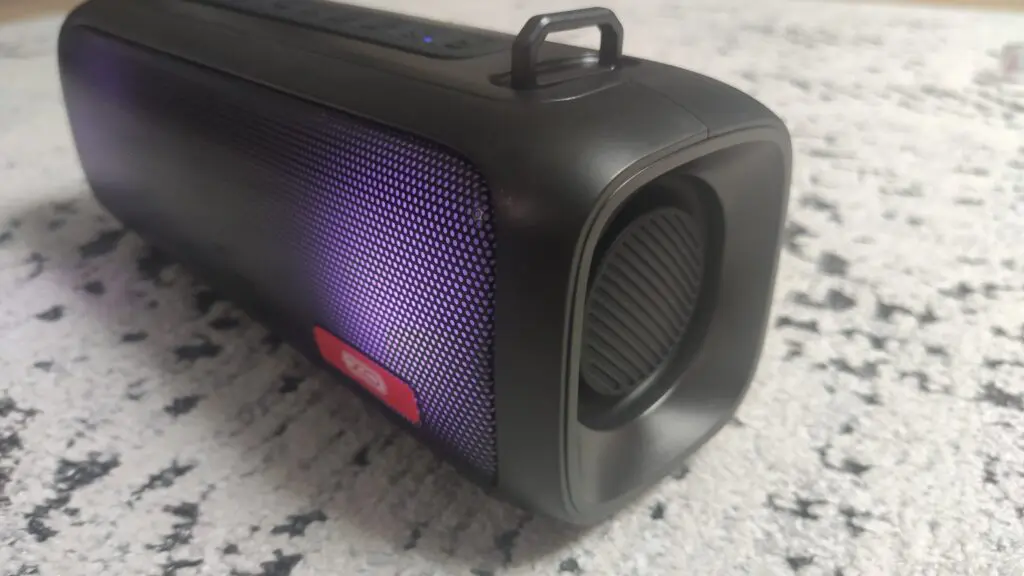 Głośnik XO-F39 – dużo opcji i kolorowe podświetlenie 50 drugi tryb podświetlenia widziany od boku