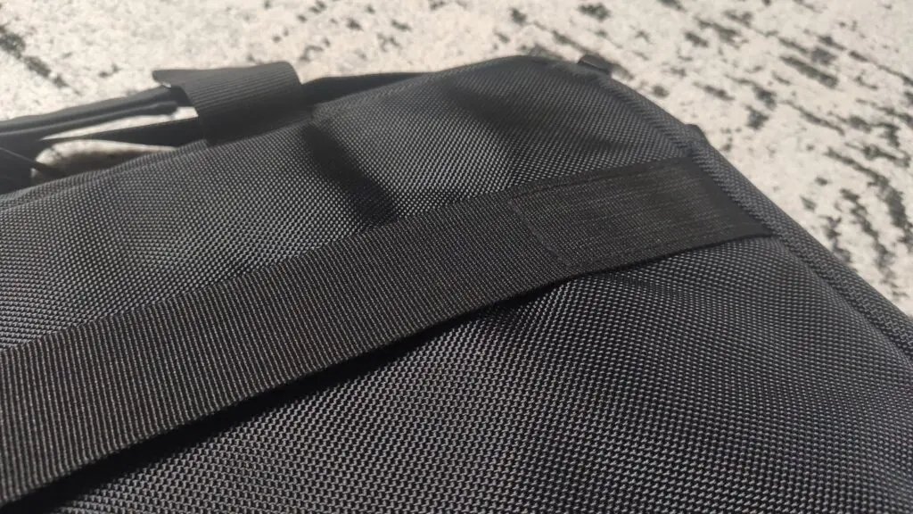 Silver Monkey MoveBag 2.0 – wodoodporna torba na laptopa 15,6” 22 zbliżenie na materiał