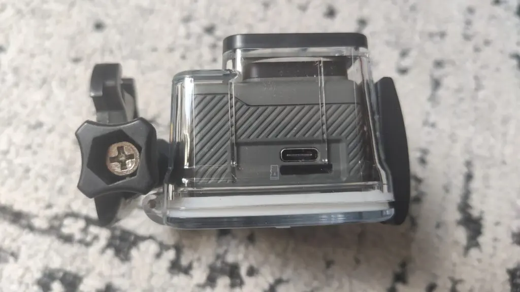 Lamax X5.2 – kamerka sportowa z masą akcesoriów 44 kamerka w obudowie