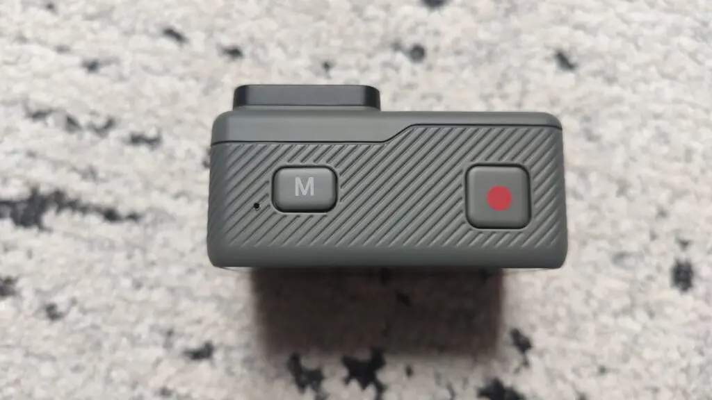 Lamax X5.2 – kamerka sportowa z masą akcesoriów 22 widok na kamerkę z góry