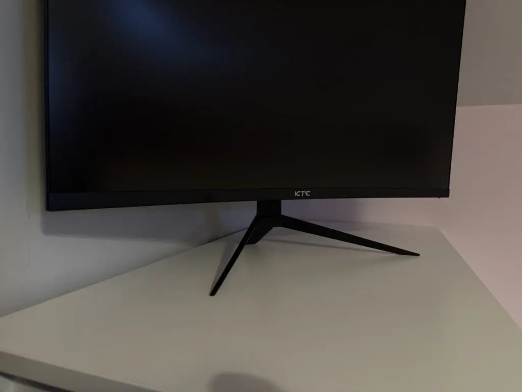 Recenzja KTC H32S17F – Monitor Gamingowy 32 cale, 240 Hz, Full HD – Idealny do Gier i Pracy 28 IMG 0308