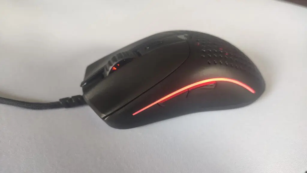 Glorious Model O 2 Mini – mała myszka z potężnym problemem 32 Glorious Model O 2 Mini pasek LED RGB