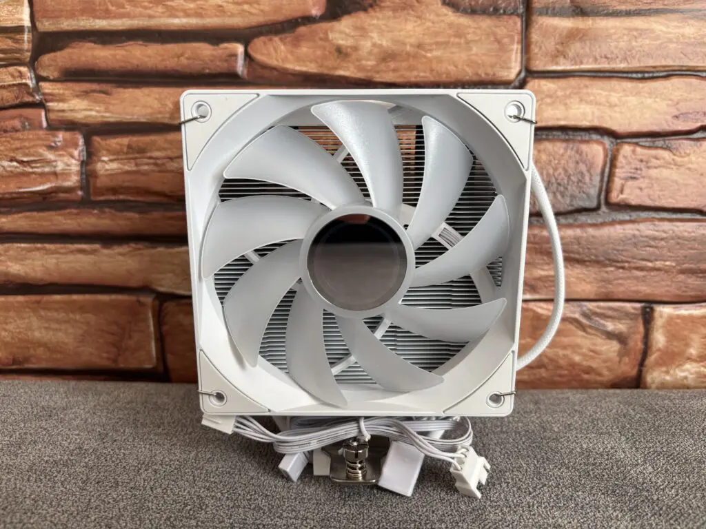 Thermalright Assassin Spirit 120 Vision ARGB White – elegancja i wydajność w jednym 32 IMG 9883