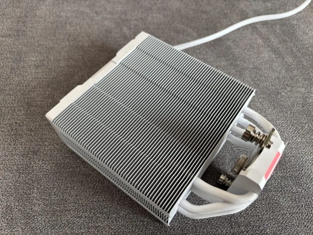 Thermalright Assassin Spirit 120 Vision ARGB White – elegancja i wydajność w jednym 54 IMG 9893