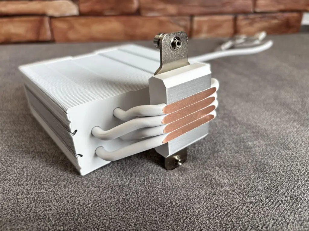 Thermalright Assassin Spirit 120 Vision ARGB White – elegancja i wydajność w jednym 42 IMG 9894