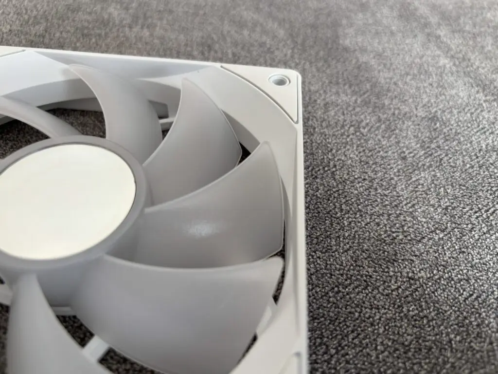 Thermalright Assassin Spirit 120 Vision ARGB White – elegancja i wydajność w jednym 72 IMG 9907