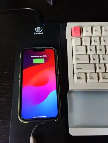 Recenzja Rebeltec W400 – podkładki z indukcją 77 Ładowanie