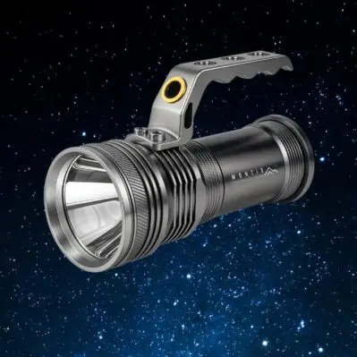 nowa latarka montis mt154