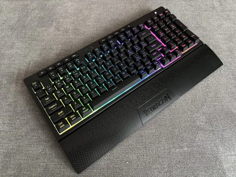 Redragon Shiva Pro 98 czyli z podświetleniem i z podpórką