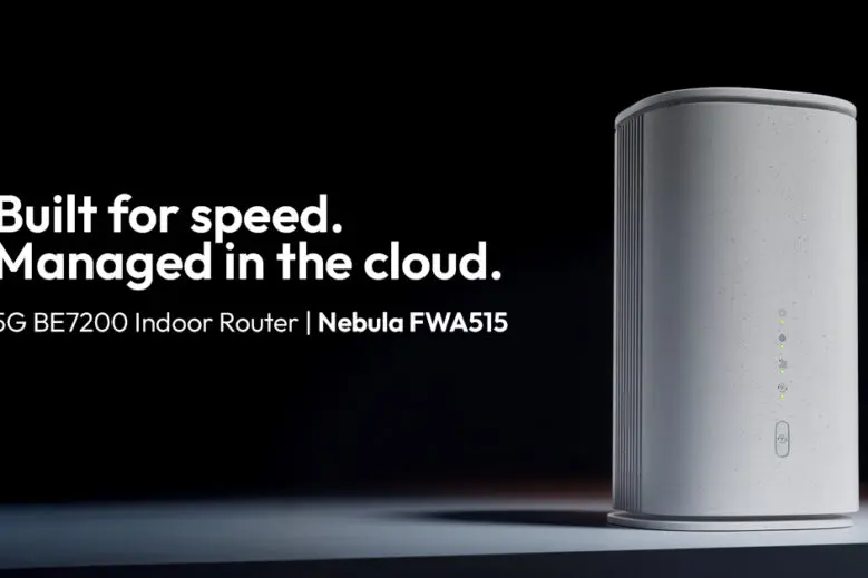 Napis w języku angielskim: Zbudowany dla prędkości, zarządzany w chmurze. Obok na czarnym tle rzucający cień router Nebula FWA515