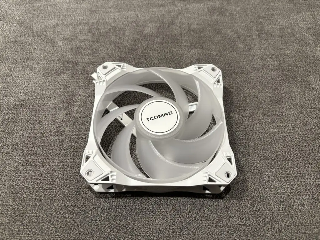 Tcomas LE200 240 i 360, nowy gracz zamiesza na rynku? 94 IMG 2865