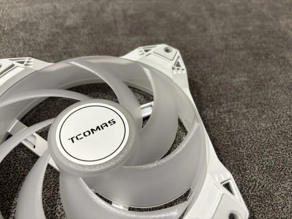 Tcomas LE200 240 i 360, nowy gracz zamiesza na rynku? 100 IMG 2867