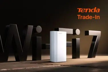 Pojedynczy węzeł systemu Mesh Wi-Fi 7 Tenda EE3 Pro na tle napisu 3D "Wi-Fi 7", w prawym górnym rogu logo Tenda i napis "Trade-In"