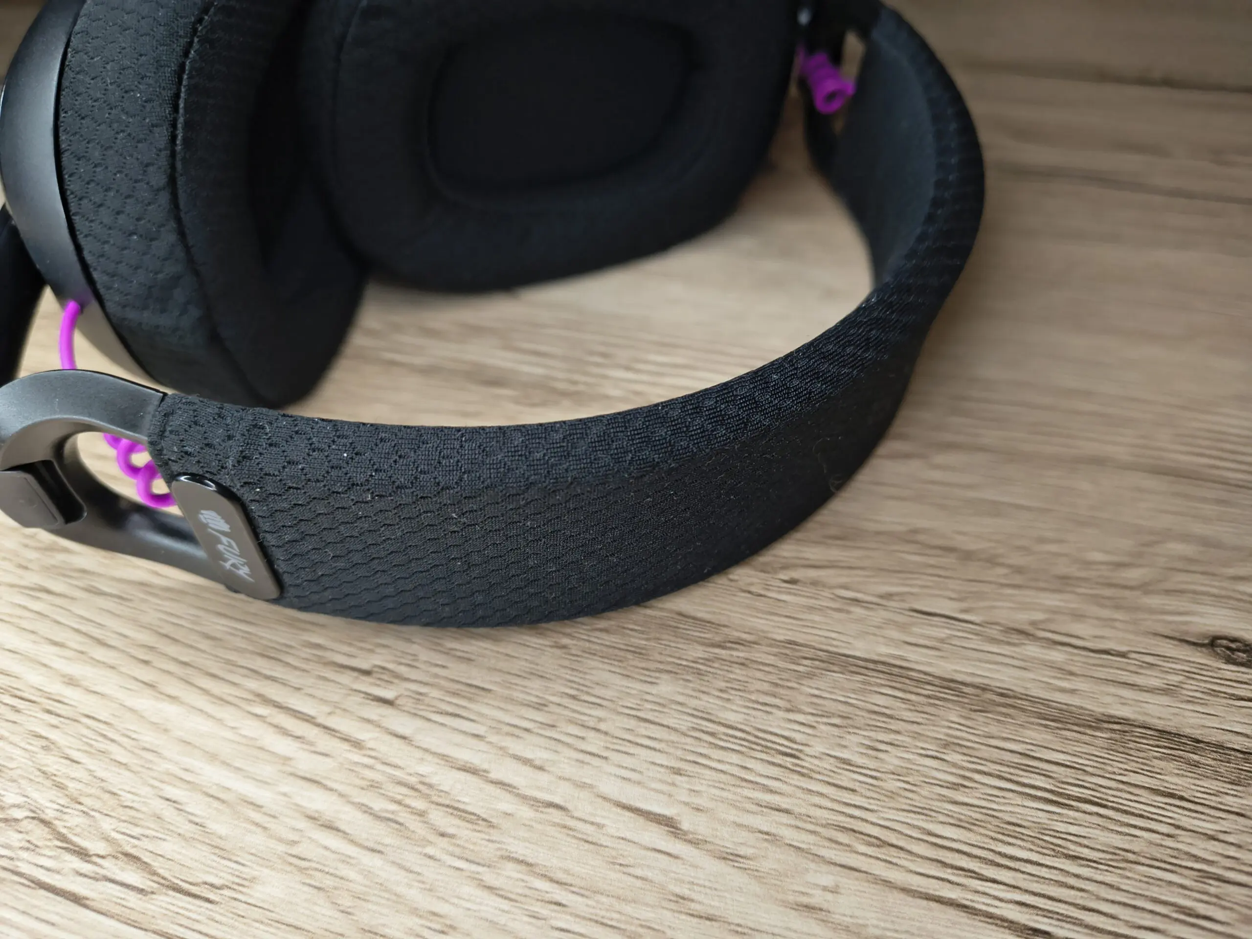 Test FURY Fukiya F6 Tanie, lekkie i bezprzewodowe słuchawki dla graczy? 34 Słuchawki FURY Fukiya F6