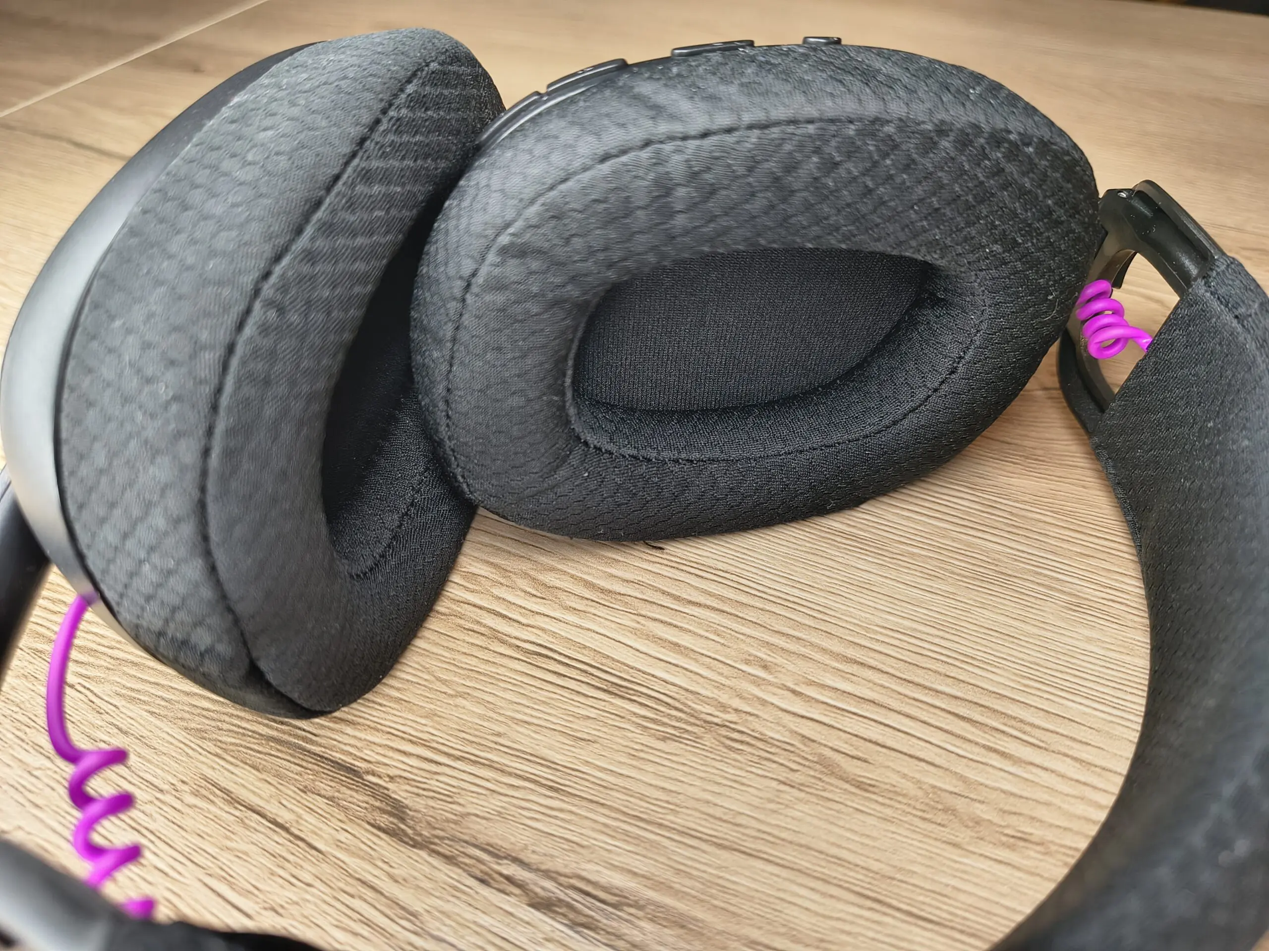 Test FURY Fukiya F6 Tanie, lekkie i bezprzewodowe słuchawki dla graczy? 44 Słuchawki FURY Fukiya F6