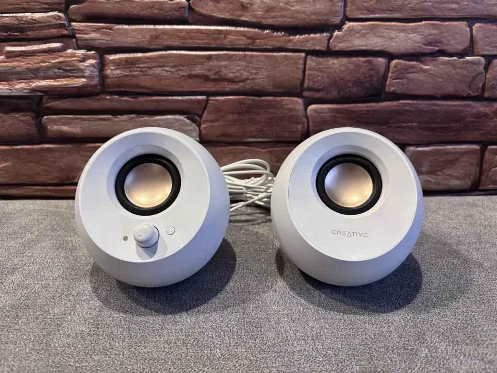 Creative Pebble SE i Creative Pebble V3 36 IMG 3313