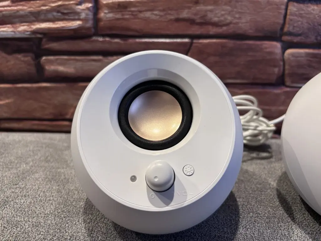 Creative Pebble SE i Creative Pebble V3 38 IMG 3314