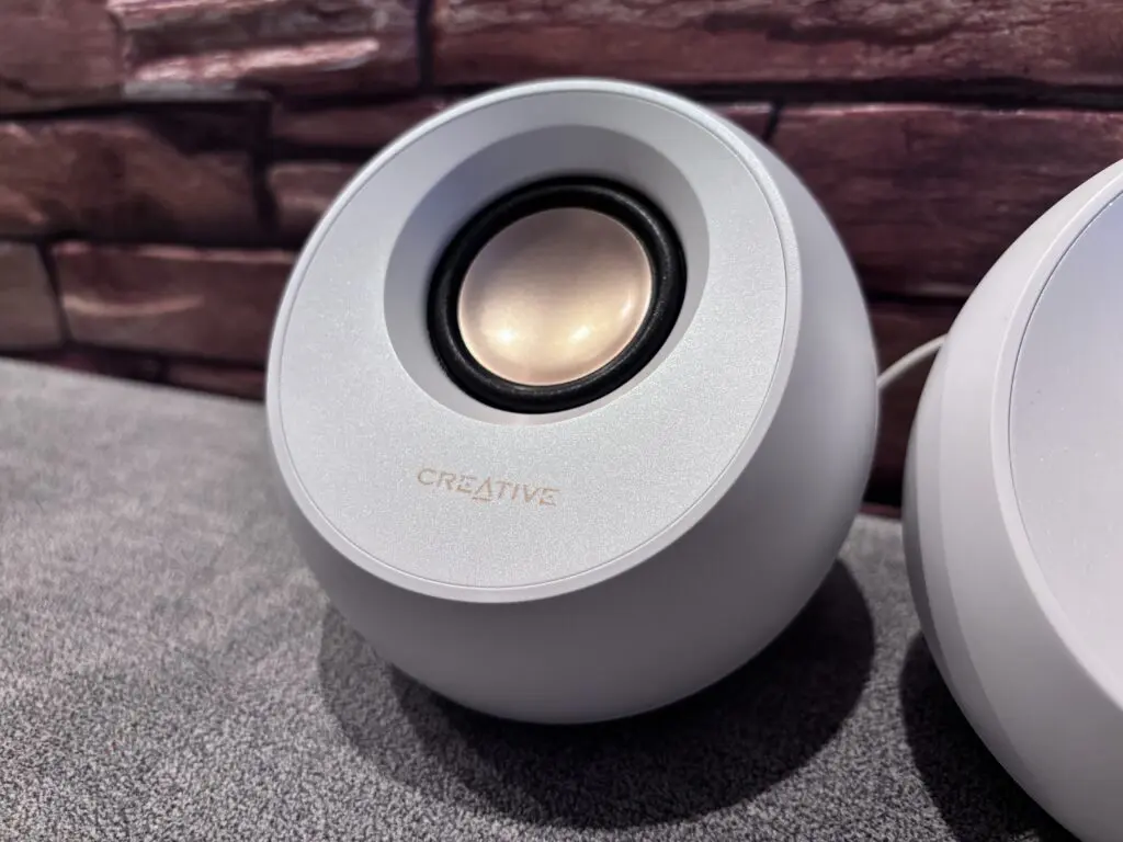 Creative Pebble SE i Creative Pebble V3 48 IMG 3346