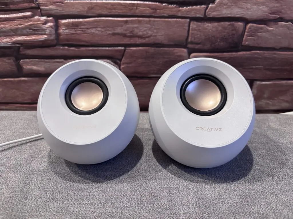 Creative Pebble SE i Creative Pebble V3 72 IMG 3356