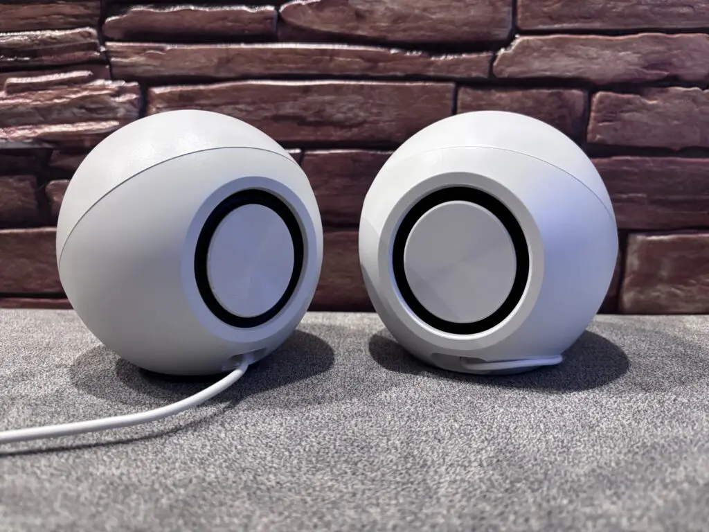 Creative Pebble SE i Creative Pebble V3 78 IMG 3361