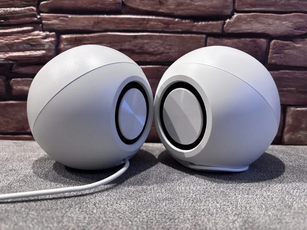 Creative Pebble SE i Creative Pebble V3 80 IMG 3362