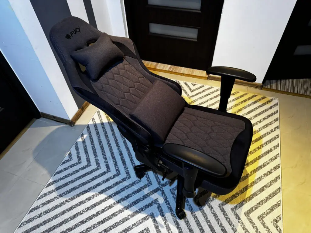 Test fotela gamingowego FURY SHINAI S8 – budżetowy kompromis czy godna alternatywa? 60 IMG 4195