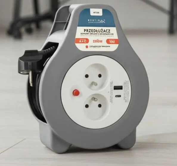 Przedłużacz domowy marki Montis z USB w domu