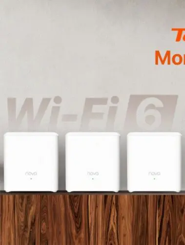 Trzy węzły Tenda EX3 na komodzie, nad nimi logo Wi-Fi 6. W prawym górnym rogu logo Tenda i napis MoneY Back