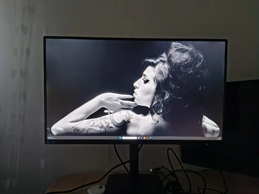 Recenzja AOC Q27E4CV – 27 cali do biura, 120 Hz i 5 lat gwarancji