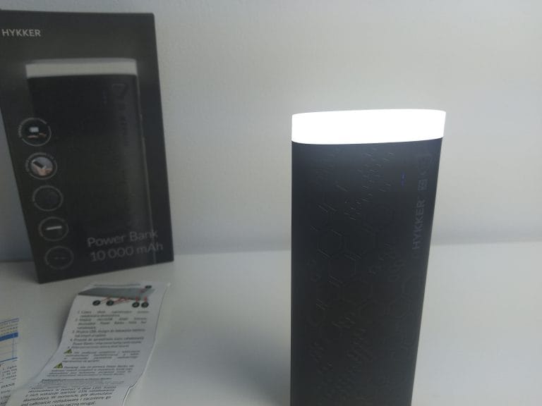Power Bank 10.000mAh z mocną latarką LED w Biedronce | HYKKER