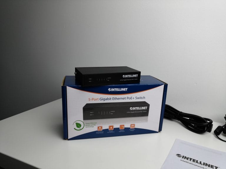 Gigabitowy switch PoE | INTELLINET 5-Port Gigabit Ethernet PoE+ Switch