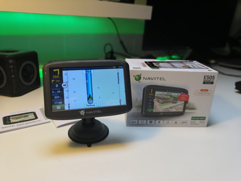 Nawigacja samochodowa z Linuxem na pokładzie | NAVITEL E505 Magnetic