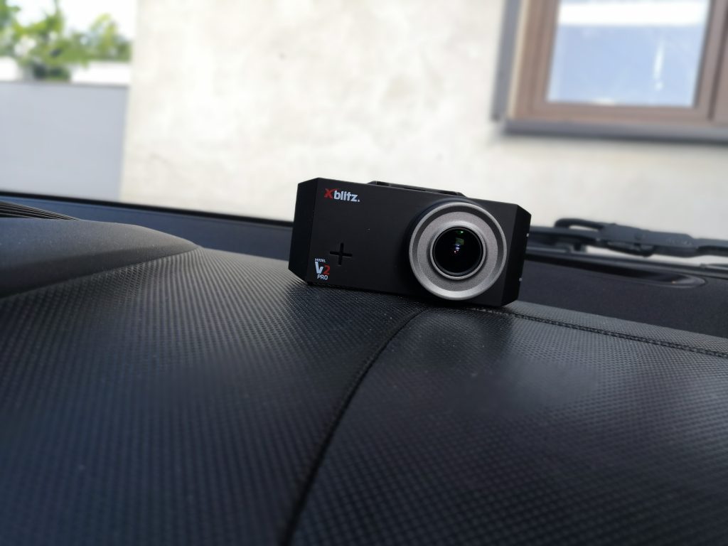 Porządny wideorejestrator Full HD  z GPS i WiFi