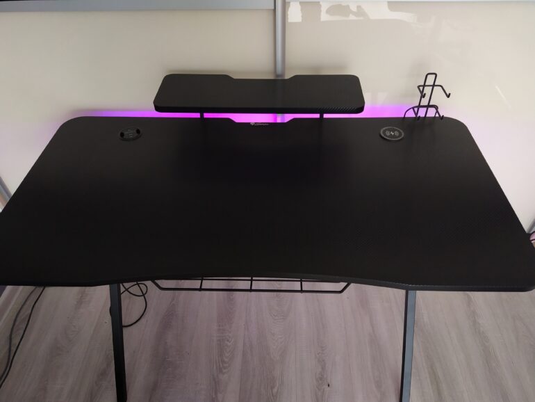 Biurko dla graczy Genesis Holm 300 RGB