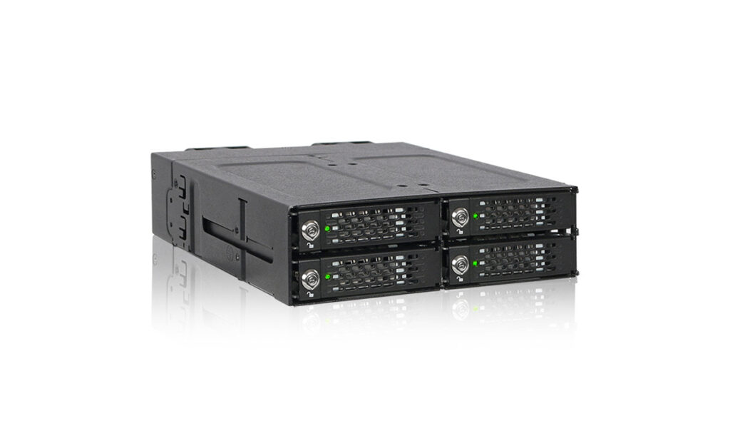 Nowość od Icy Dock – czterodyskowa obudowa dla SSD M.2 NVMe MB720M2K-B