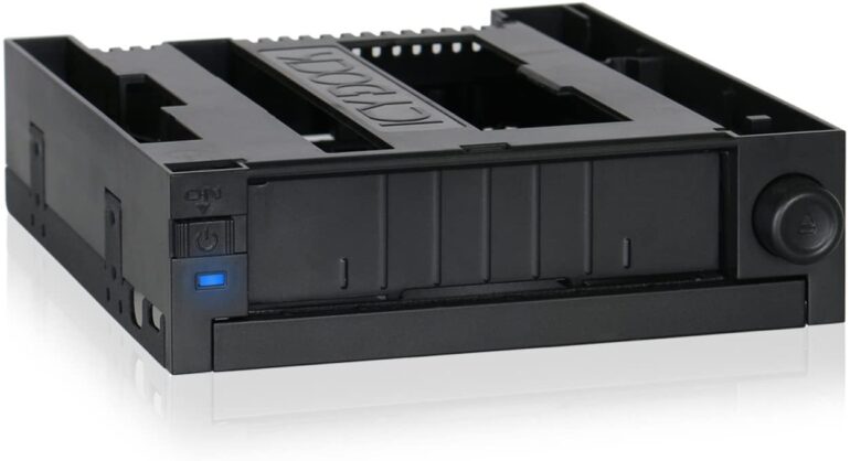 Co kryje w sobie kieszeń Icy Dock DuoSwap MB971SPO-B?