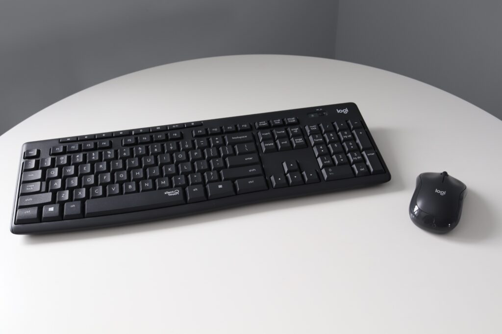 Logitech MK295 – bezgłośna myszka i klawiatura