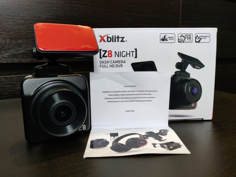 XBLITZ Z8 – WIDEOREJESTRATOR Z MAGNETYCZNYM UCHWYTEM