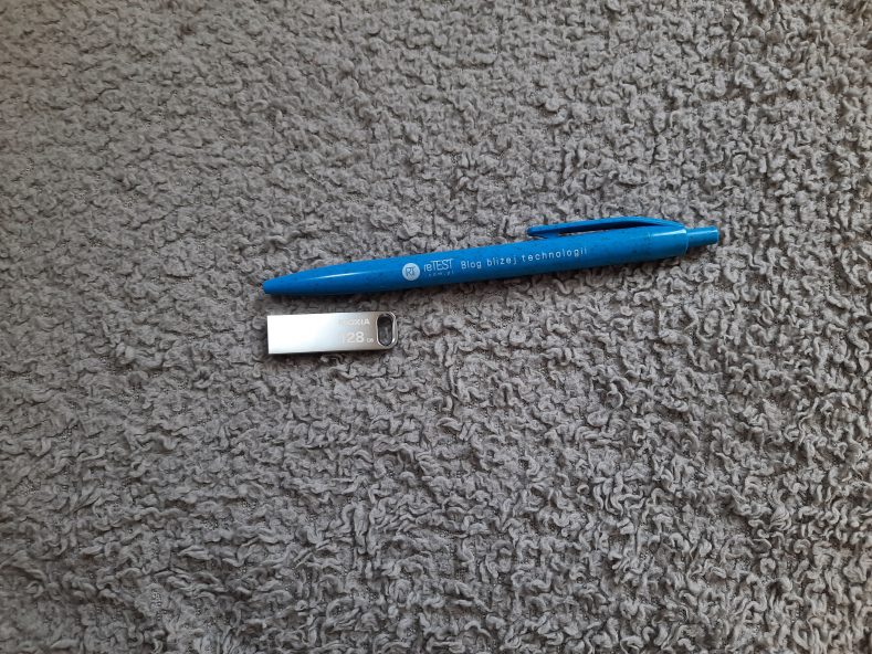 Pendrive stworzony nawet do damskich kieszeni – KIOXIA TransMemory U366