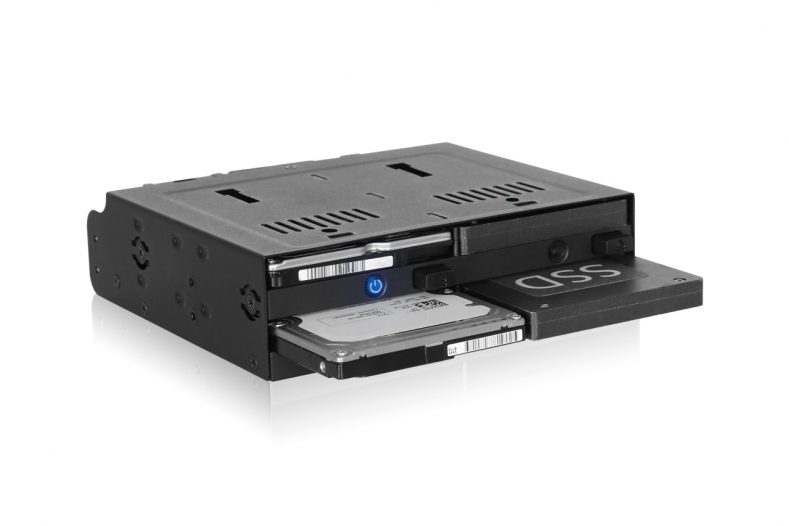 Nowa kieszeń FlexiDOCK MB014SP-B na 4 dyski 2,5″