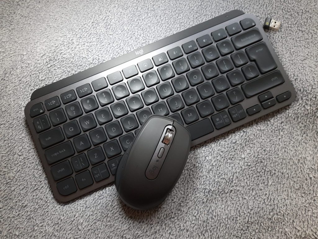 Recenzja MX Keys Mini Combo