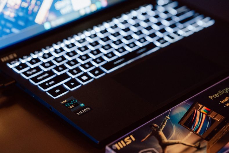 MSI prezentuje laptopy Prestige AI z nowymi procesorami Intel Core Ultra.